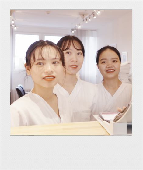 Dung, Linh & Trang 